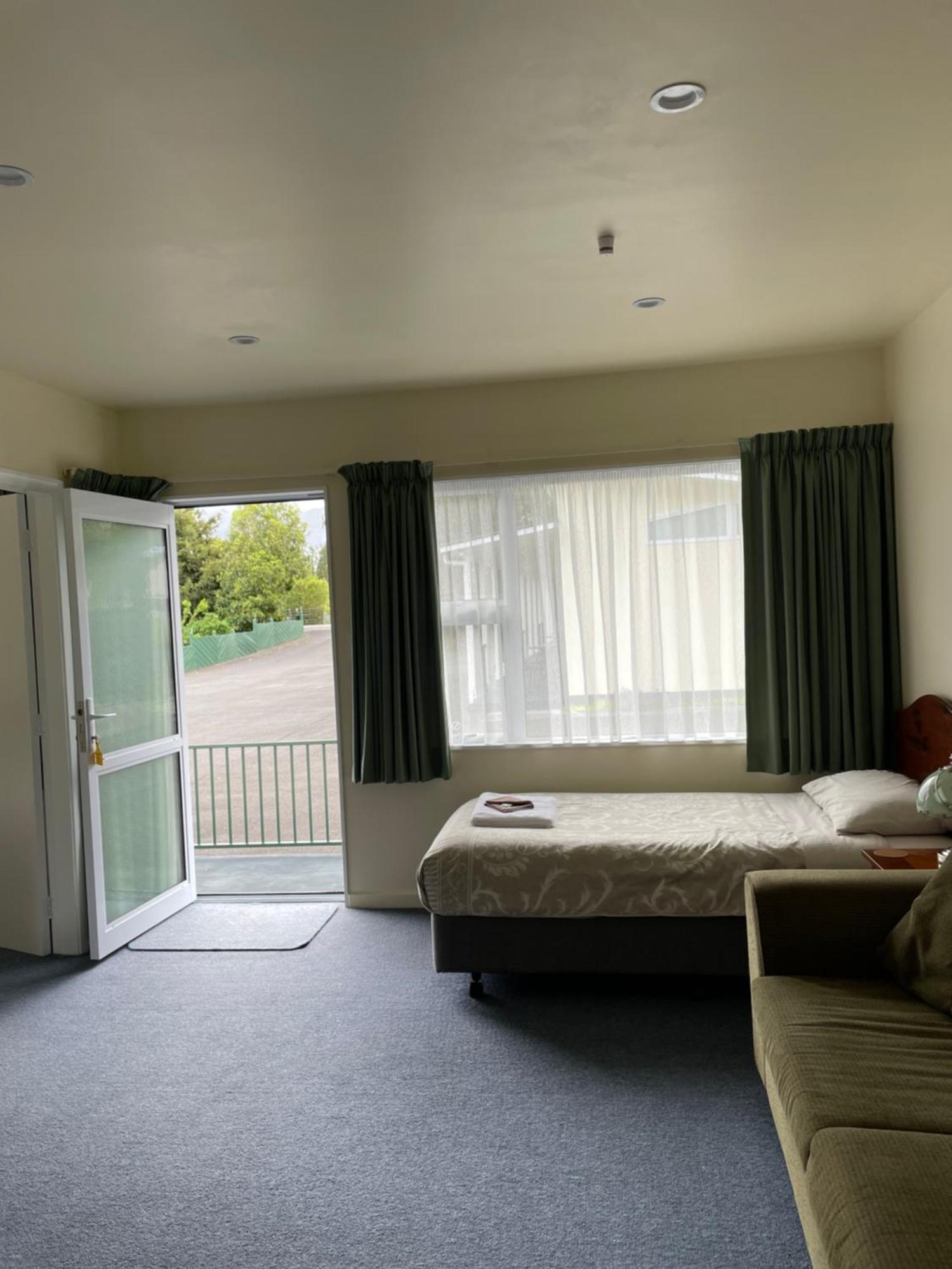 Motel Mataki 4*