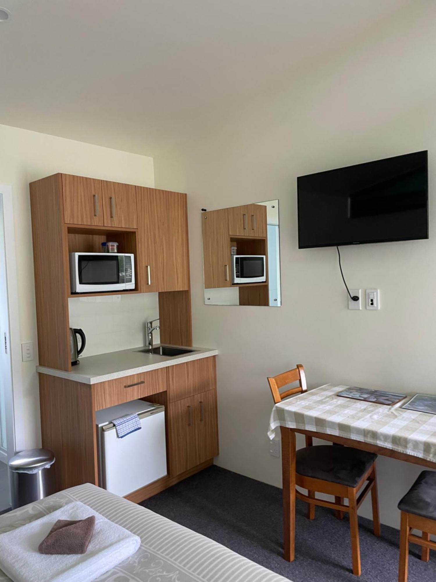 Motel Mataki 4*
