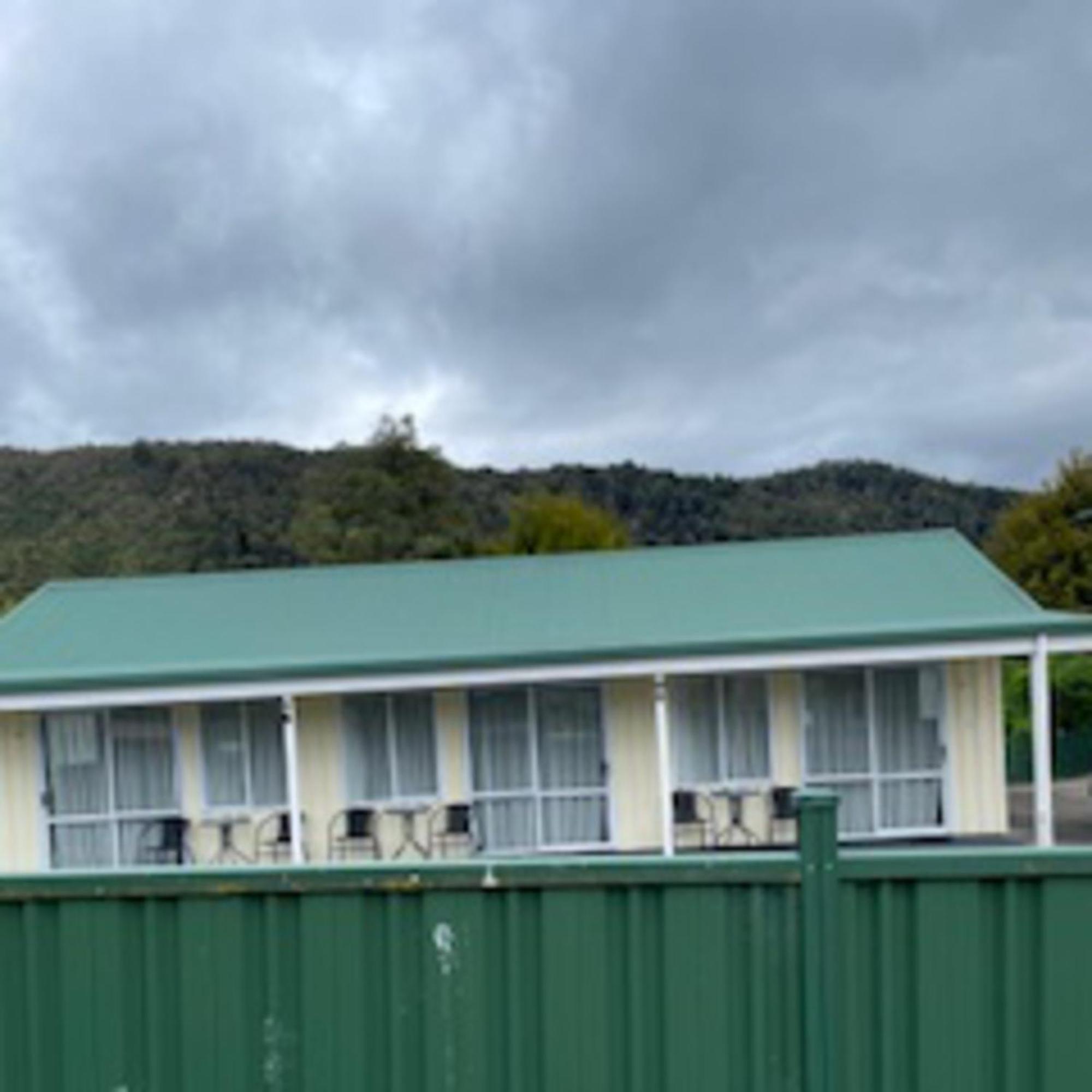 Mataki Motel 4*