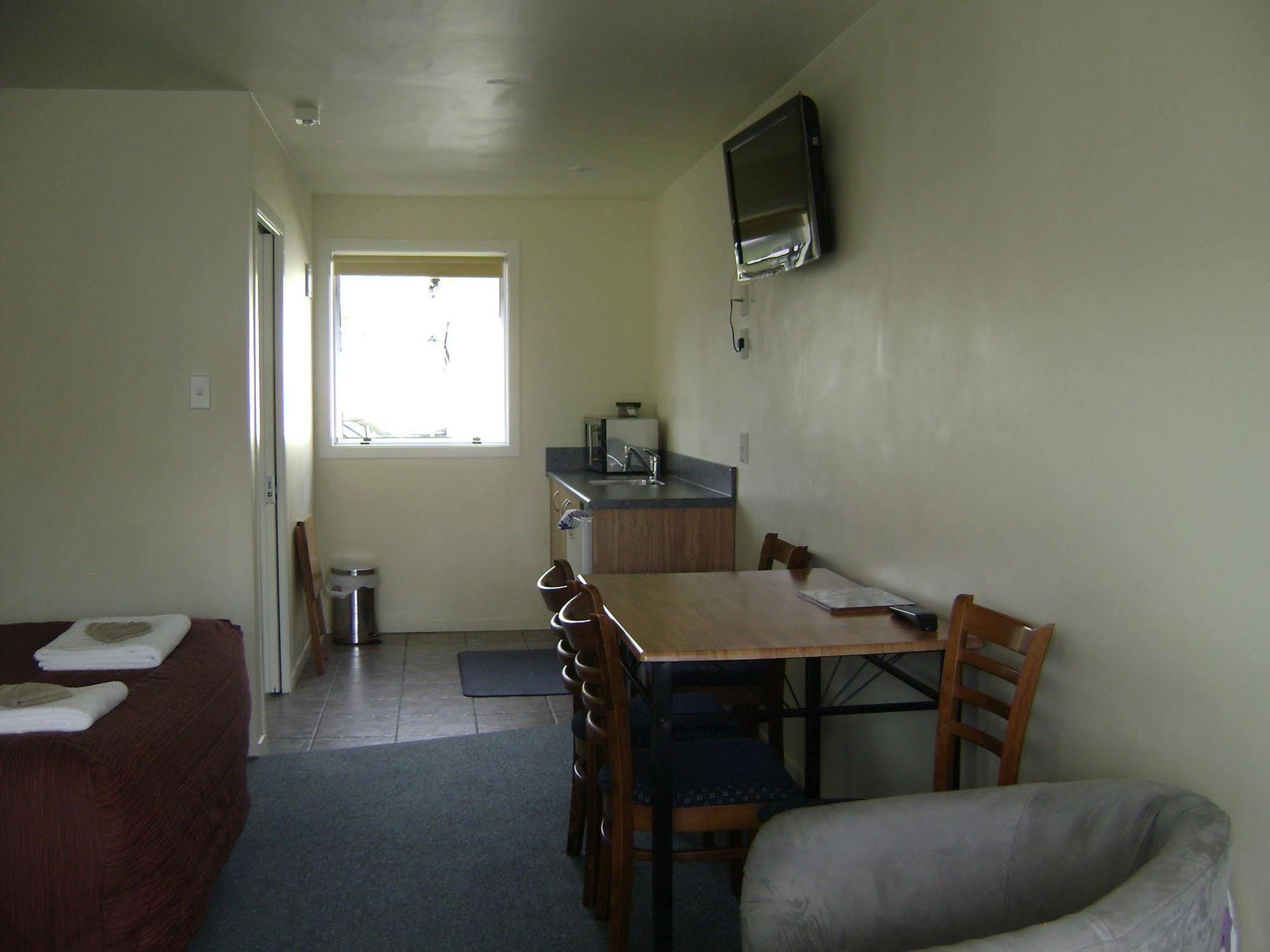 Motel Mataki 4*